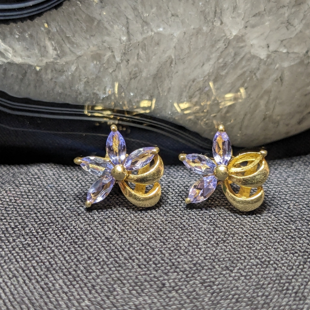 14 k yellow gold flower Earrings